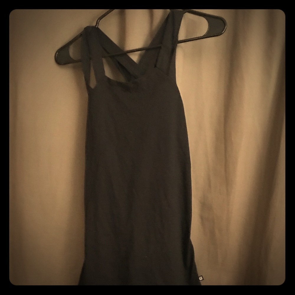 Black workout tank